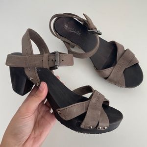Softclox Swedish leather and wooden heeled sandal shoe clog